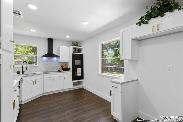 Listing photo id 5 for 5026 Lakewood