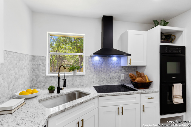 Listing photo id 7 for 5026 Lakewood