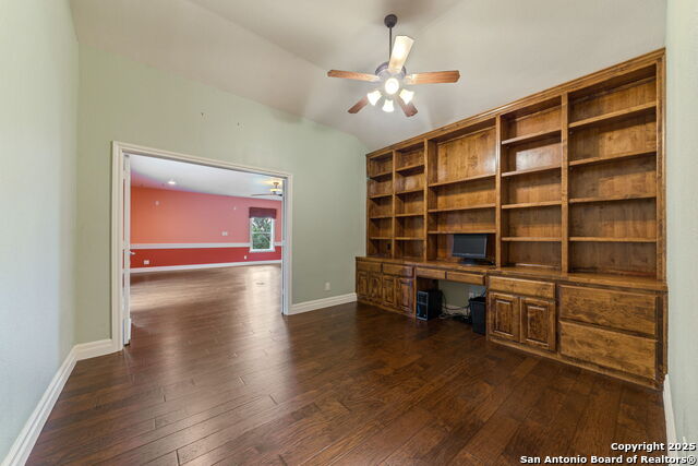 Listing photo id 10 for 18210 Emerald Oaks