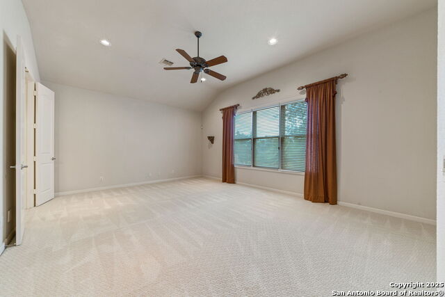 Listing photo id 14 for 18210 Emerald Oaks