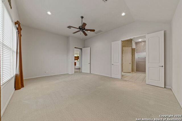 Listing photo id 15 for 18210 Emerald Oaks