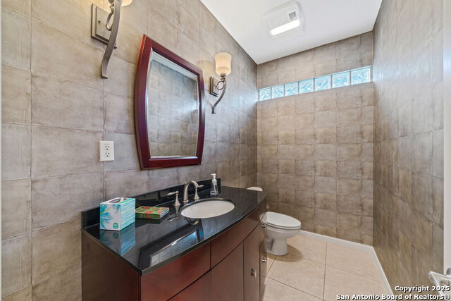 Listing photo id 21 for 18210 Emerald Oaks