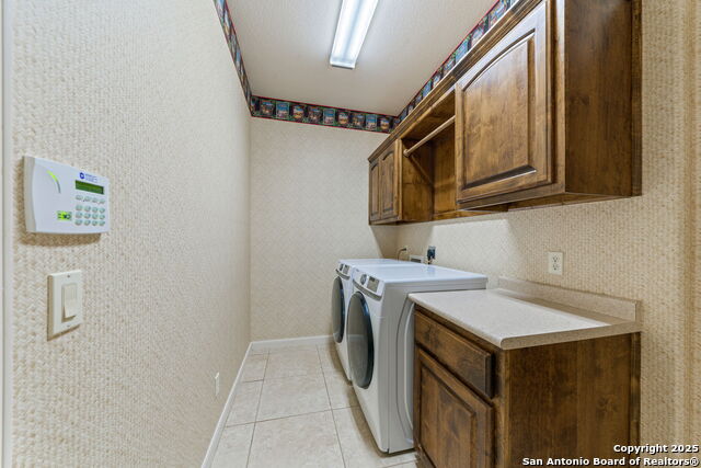 Listing photo id 22 for 18210 Emerald Oaks