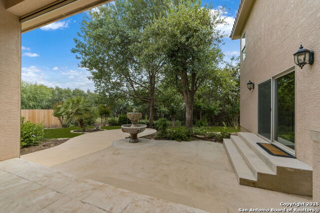 Listing photo id 24 for 18210 Emerald Oaks