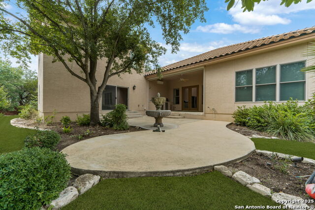 Listing photo id 25 for 18210 Emerald Oaks
