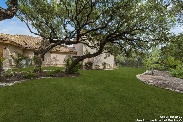 Listing photo id 28 for 18210 Emerald Oaks