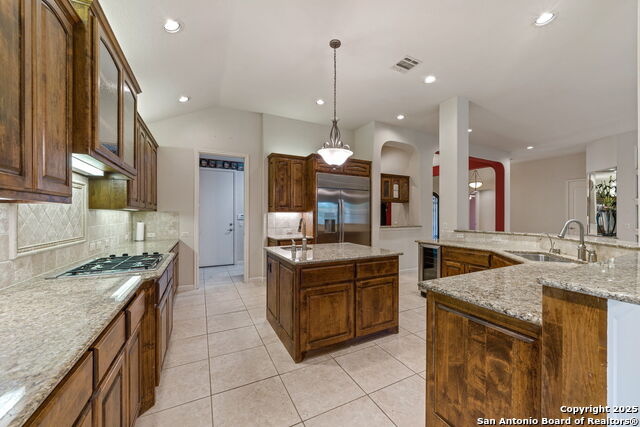 Listing photo id 2 for 18210 Emerald Oaks
