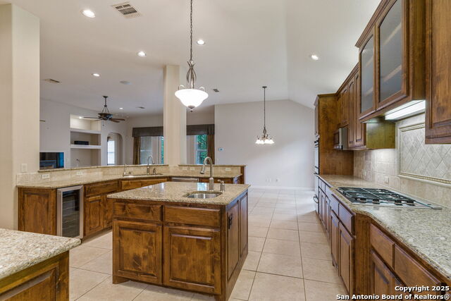 Listing photo id 3 for 18210 Emerald Oaks