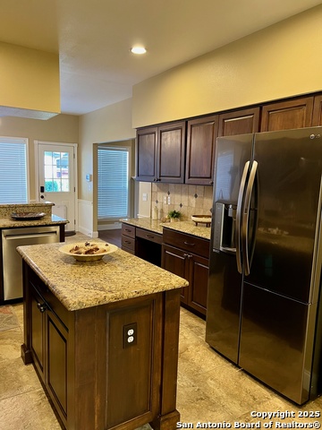 Listing photo id 5 for 5014 Ashton Audrey