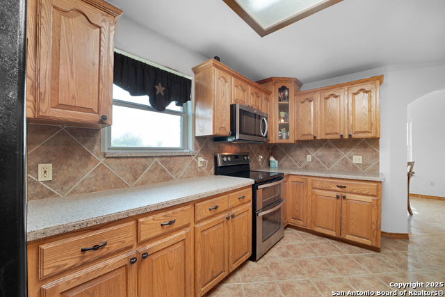 Image 10 of 47 For 14053 Huber  