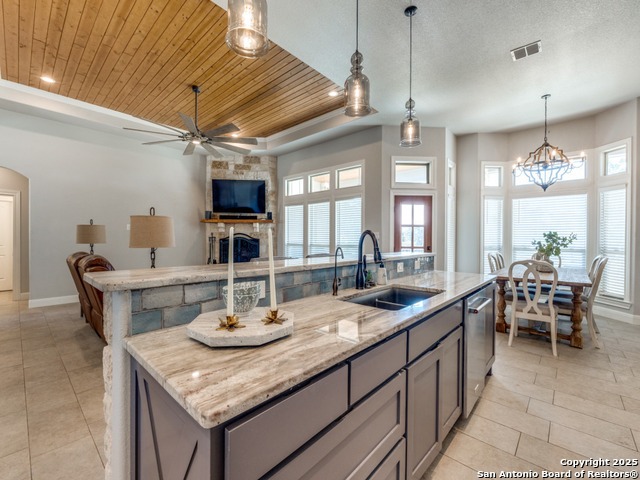 Listing photo id 12 for 136 Wood Valley