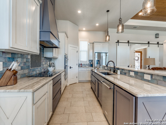 Listing photo id 13 for 136 Wood Valley