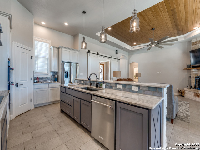 Listing photo id 14 for 136 Wood Valley