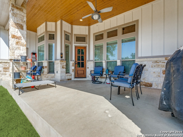 Listing photo id 25 for 136 Wood Valley