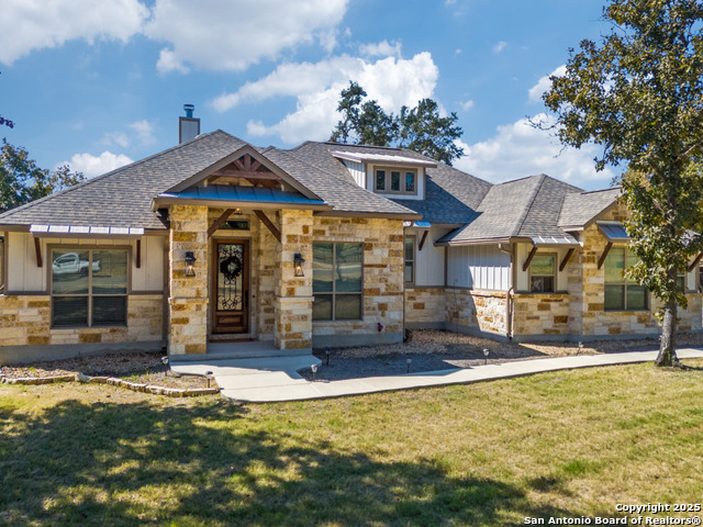 Listing photo id 1 for 136 Wood Valley