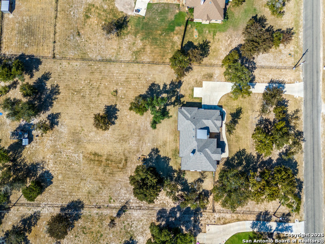 Listing photo id 30 for 136 Wood Valley