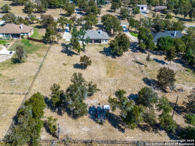 Listing photo id 31 for 136 Wood Valley