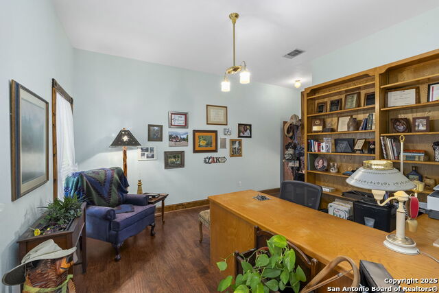 Listing photo id 13 for 125 Northlake