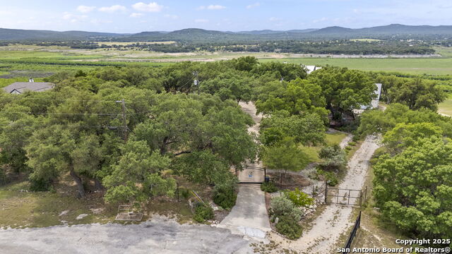 Listing photo id 46 for 125 Northlake