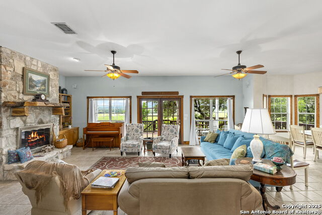 Listing photo id 6 for 125 Northlake