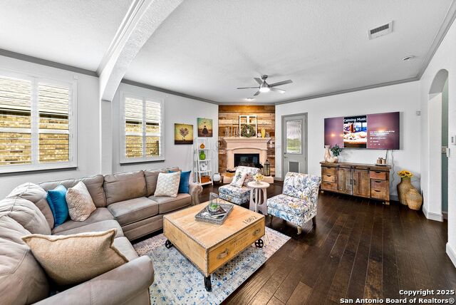 Image 5 of 37 For 504 Mission Hill Run