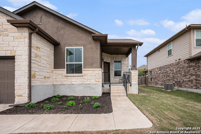 Listing photo id 2 for 2196 New Castle