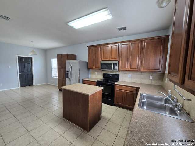 Image 6 of 25 For 4514 Cerca Royale