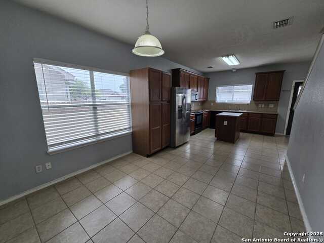 Image 7 of 25 For 4514 Cerca Royale