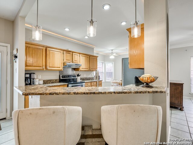 Image 17 of 79 For 25027 Arrow Glen