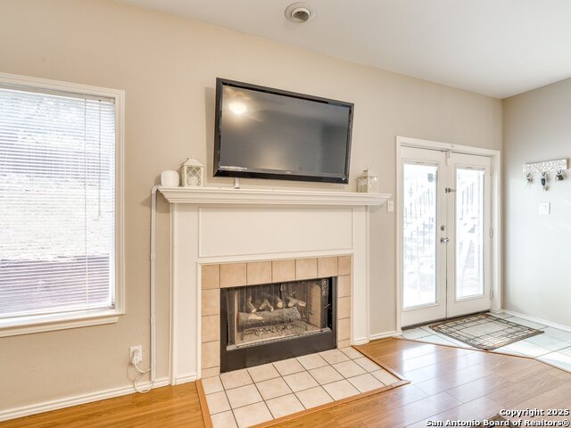 Image 20 of 79 For 25027 Arrow Glen