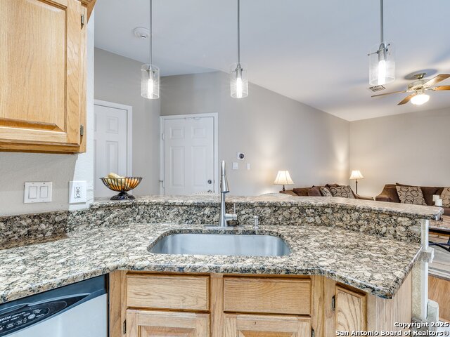 Image 23 of 79 For 25027 Arrow Glen
