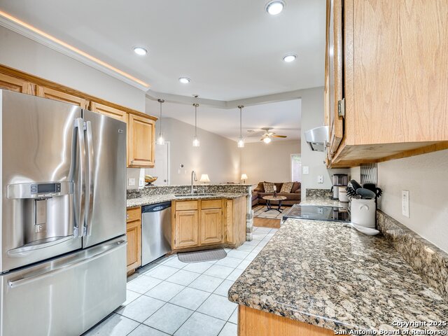 Image 29 of 79 For 25027 Arrow Glen