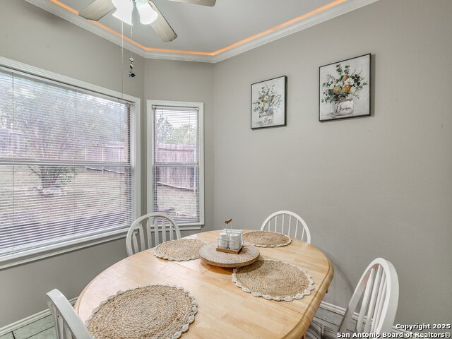 Image 31 of 79 For 25027 Arrow Glen