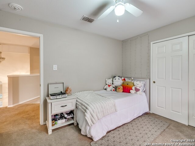 Image 42 of 79 For 25027 Arrow Glen