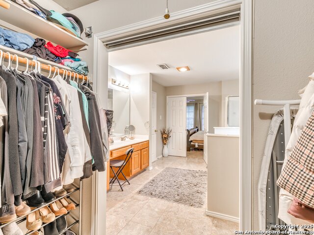 Image 56 of 79 For 25027 Arrow Glen