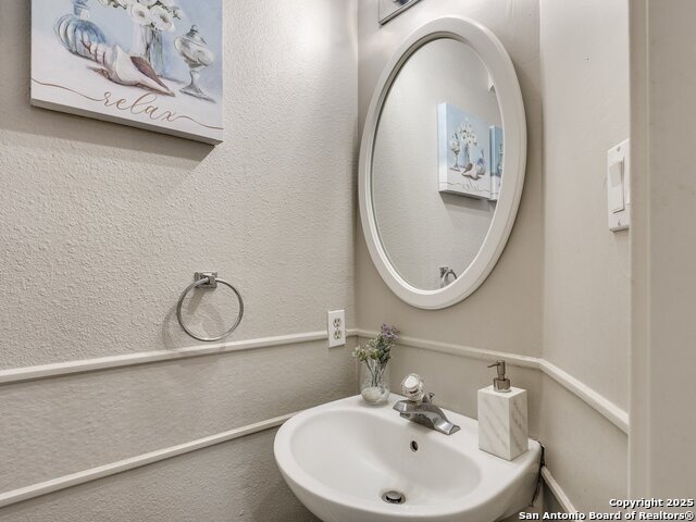 Image 62 of 79 For 25027 Arrow Glen