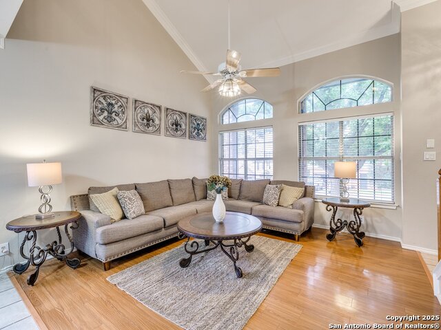 Image 8 of 79 For 25027 Arrow Glen