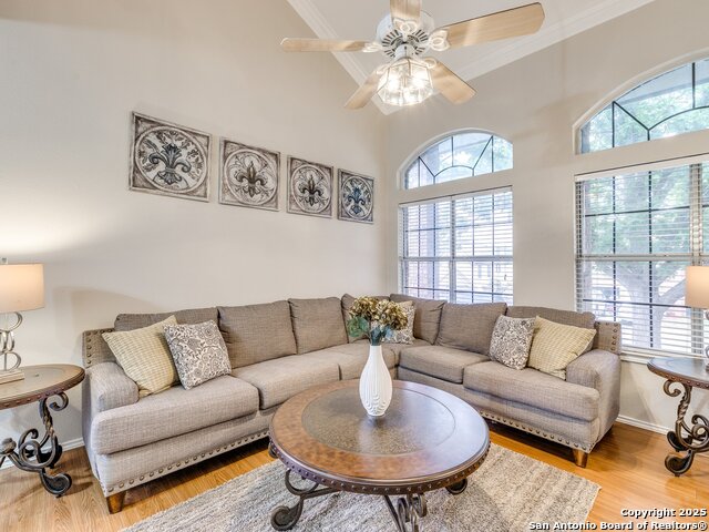 Image 9 of 79 For 25027 Arrow Glen