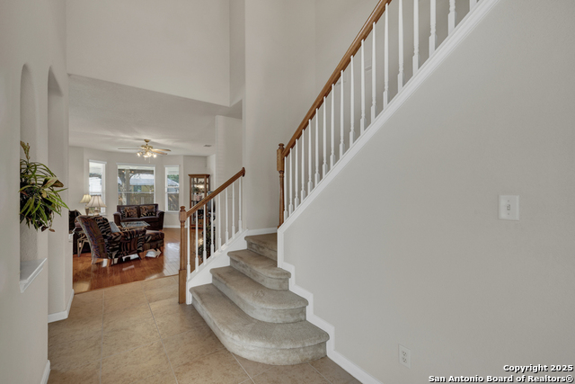 Listing photo id 8 for 9254 Wind Talker