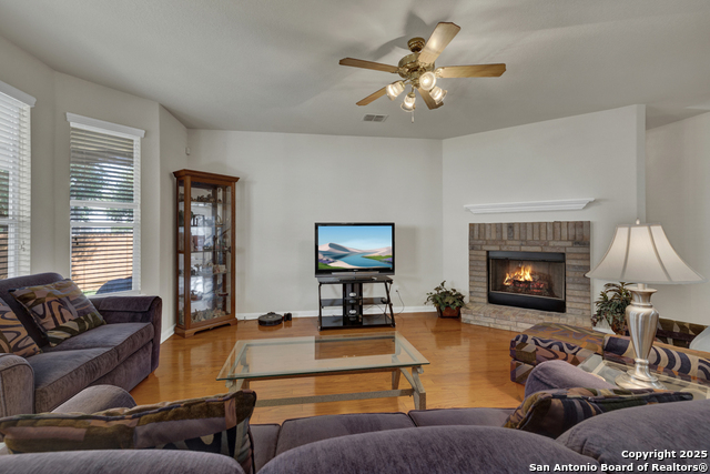 Listing photo id 11 for 9254 Wind Talker