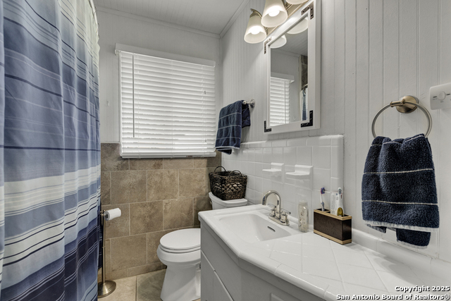 Listing photo id 15 for 403 Dawnview Ln