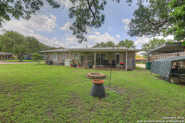 Listing photo id 17 for 403 Dawnview Ln