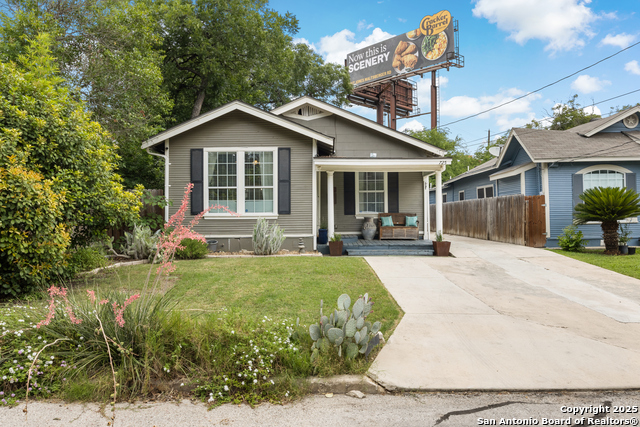 Image 2 of 31 For 725 Magnolia E