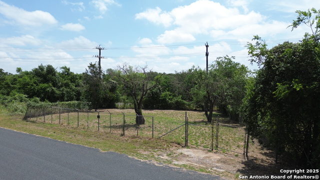 Listing photo id 12 for 23460 Sherry