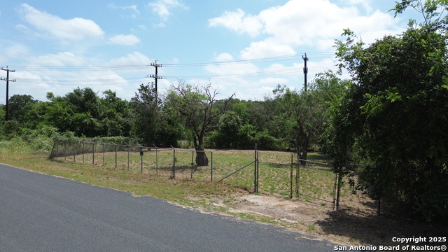 Listing photo id 13 for 23460 Sherry