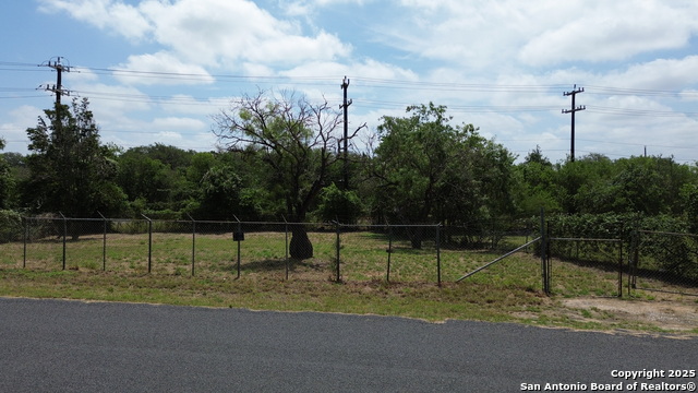Listing photo id 14 for 23460 Sherry
