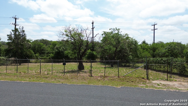 Listing photo id 15 for 23460 Sherry