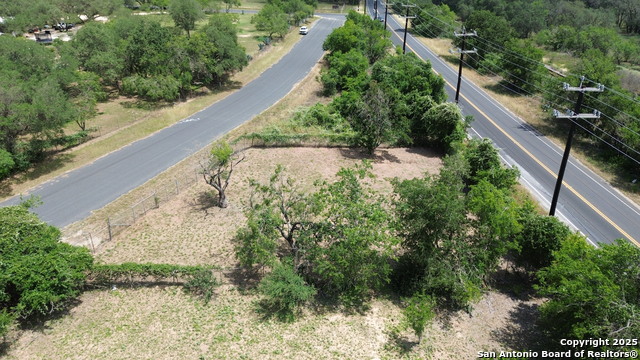 Listing photo id 4 for 23460 Sherry