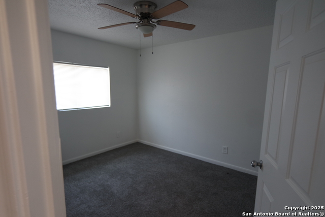 Listing photo id 9 for 642 Gillette Blvd