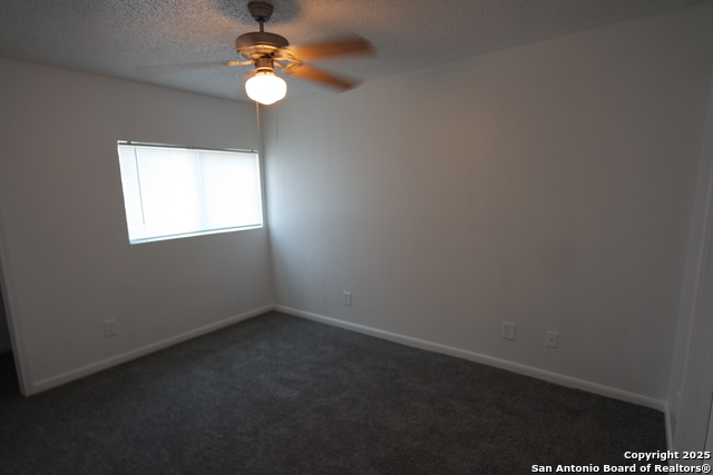 Listing photo id 10 for 642 Gillette Blvd